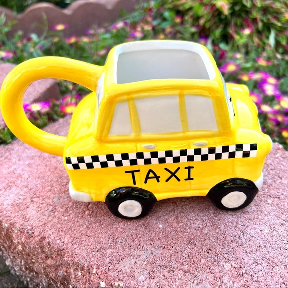 Taxi Cab Ceramic Mug - Picture 2 of 7